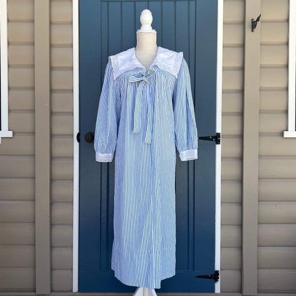 Vintage Saybury Blue Striped Nightgown Women's Size Large